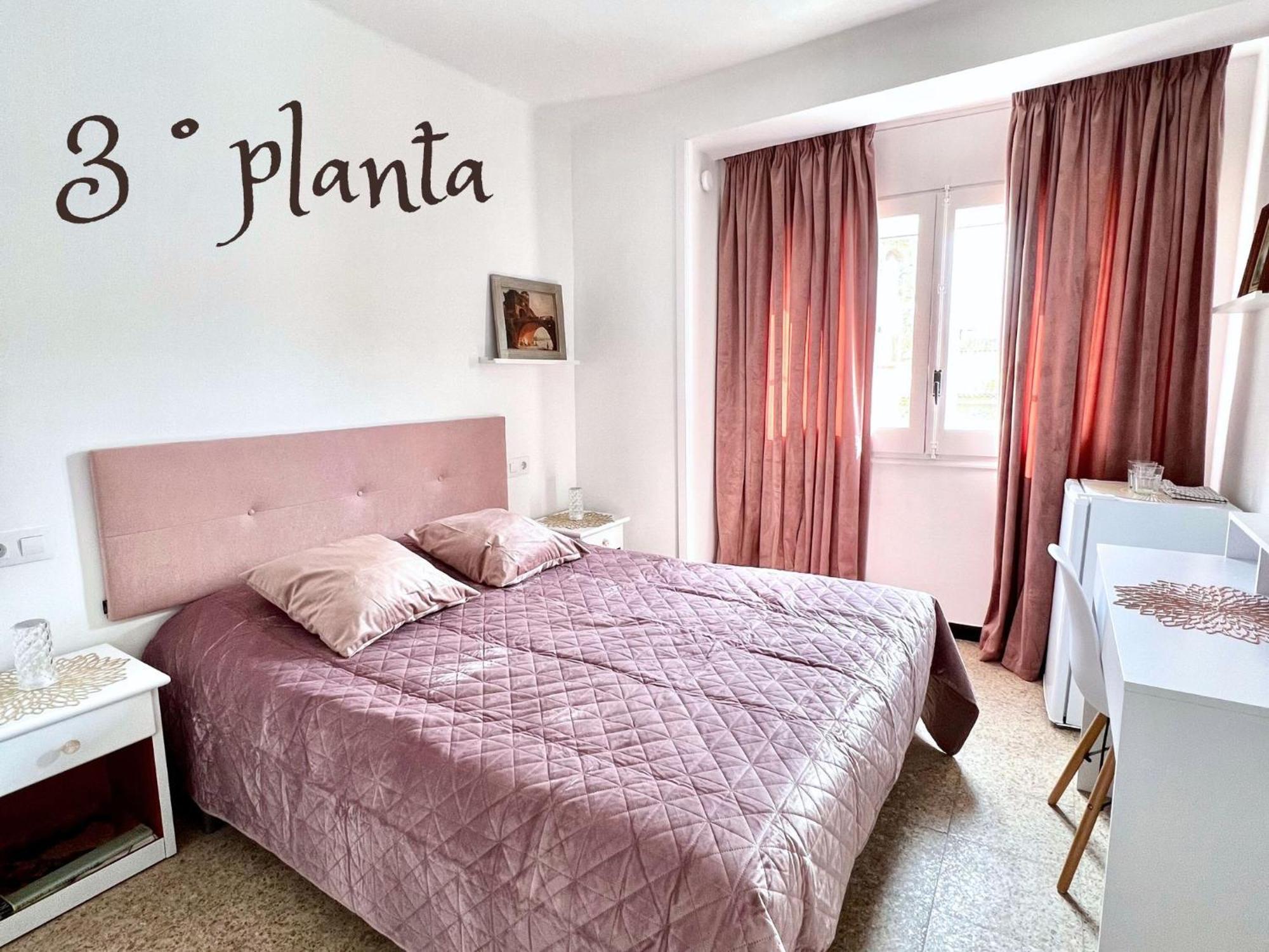 Escondite Central Con Terraza Compartida En La Azotea Rosas Exterior foto