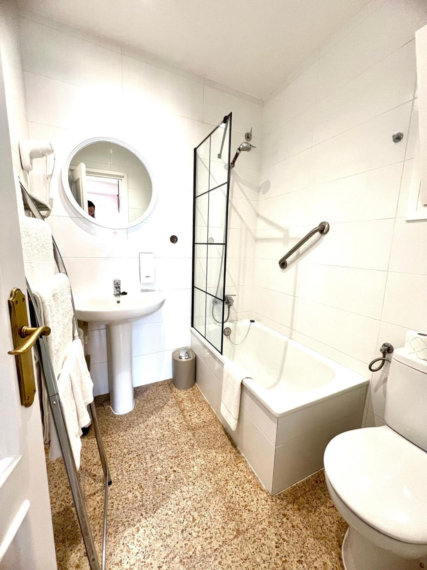 Escondite Central Con Terraza Compartida En La Azotea Rosas Habitación foto